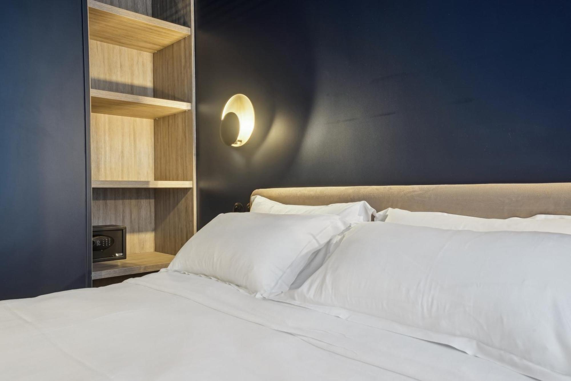 Hotel Clemence ปารีส ภายนอก รูปภาพ