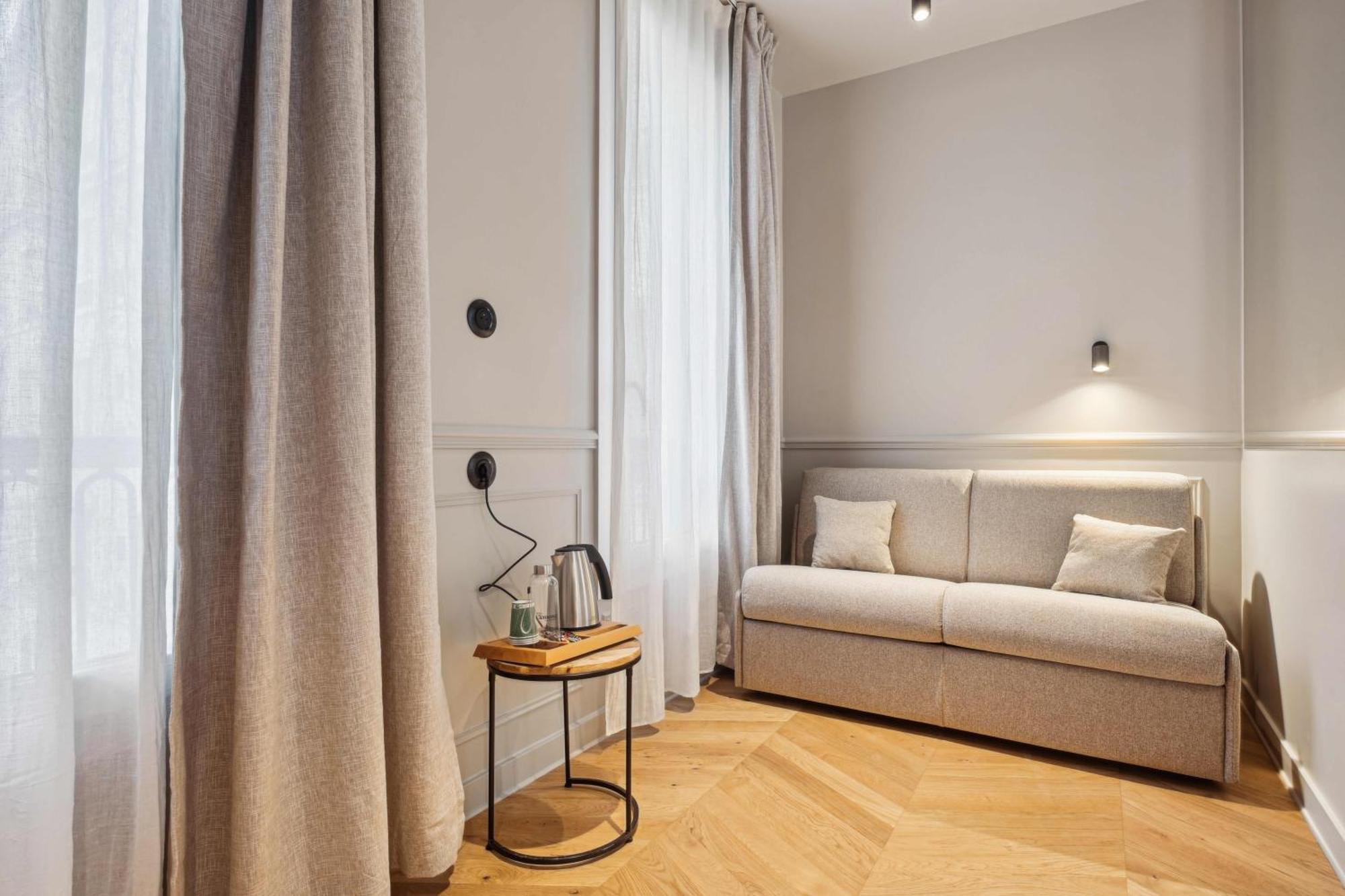 Hotel Clemence ปารีส ภายนอก รูปภาพ