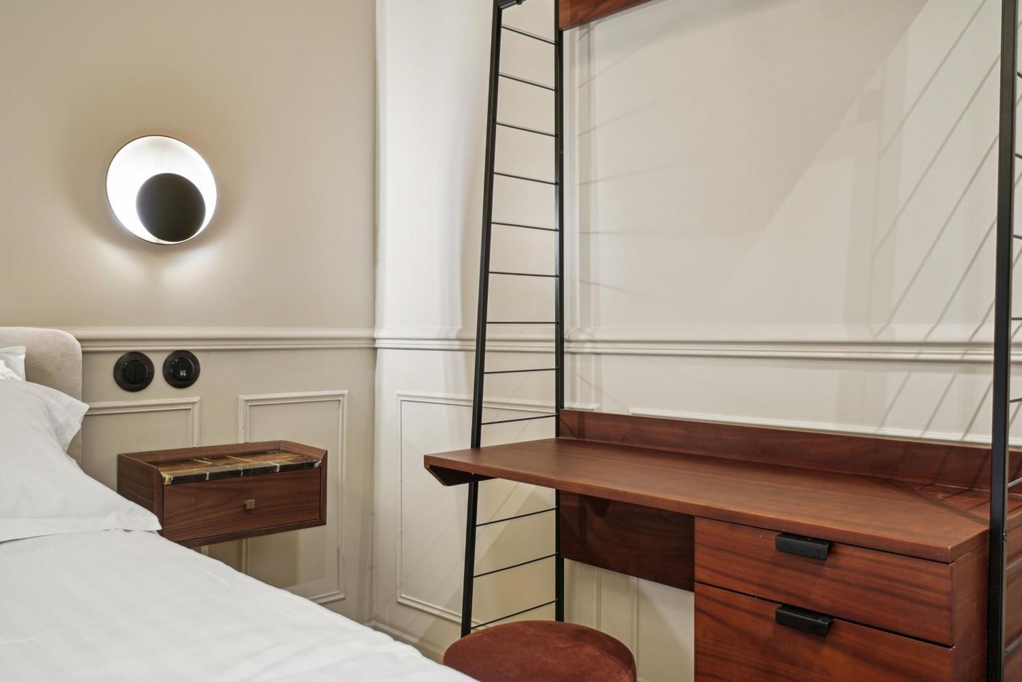 Hotel Clemence ปารีส ภายนอก รูปภาพ